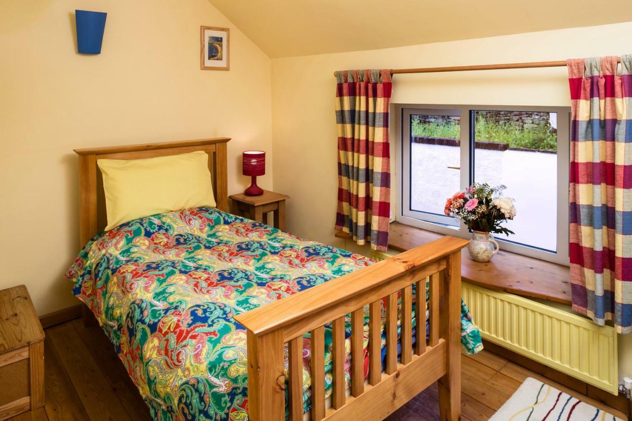 1 Tan Yr Eglwys Barn Cottage Pontardawe Exterior photo